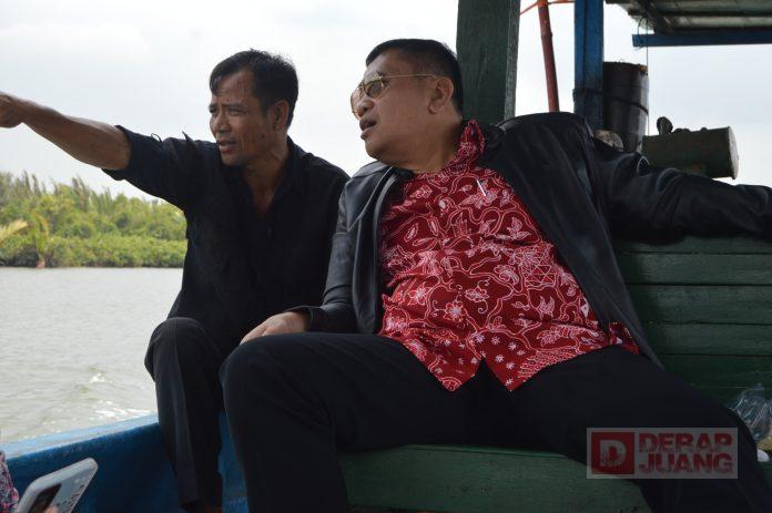 Menyebrangi Kampung Laut, Taufik: Destinasi Wisata Bagus Di Sini