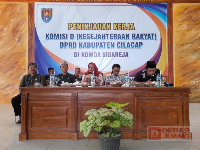 Kunjungi SMPN 1 Sidareja, Nike: Tingkatkan Edukasi Moral Terhadap Anak Kunjungi SMPN 1 Sidareja, Nike: Tingkatkan Edukasi Moral Terhadap Anak