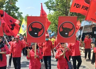 PDI Perjuangan Pemalang Semarakkan Kirab Pemilu 2024 PDI Perjuangan Pemalang Semarakkan Kirab Pemilu 2024