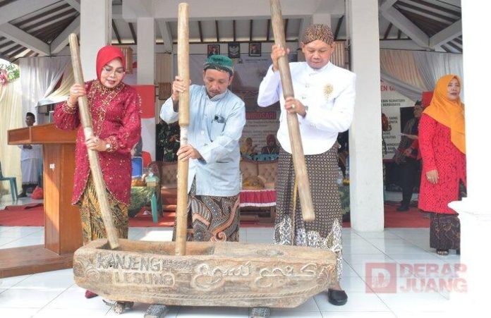 Bentuk Cinta Nabi, Sri Sumarni Hadiri Kirab Grebeg Mulud Wirosari