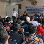 isnaeni memberi sambutan kepada kelompok seni barisan HOK-YA wilayah dapil 4 Temanggung di desa Bejiarum Kertek