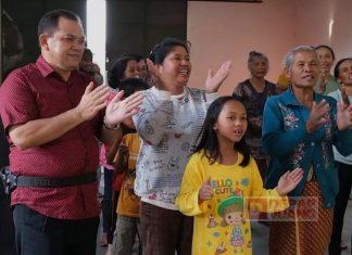 Ngesti Meninjau Warga Terkena Dampak Kebakaran Hutan Gunung Merbabu