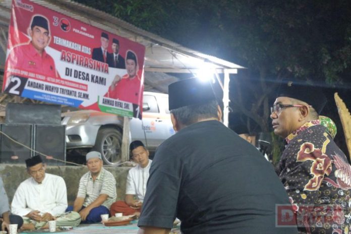 Anggota Komisi B DPRD Provinsi Jawa Tengah, Andang Wahyu Triyanto sekaligus ketua DPC PDI Perjuangan Jepara sukses menyelesaikan pembangunan Aspirasi di desa Senenan dengan sejumlah 8 titik dari fraksi PDI Perjuangan. Anggota Komisi B DPRD Provinsi Jawa Tengah, Andang Wahyu Triyanto sekaligus ketua DPC PDI Perjuangan Jepara sukses menyelesaikan pembangunan Aspirasi di desa Senenan dengan sejumlah 8 titik dari fraksi PDI Perjuangan.