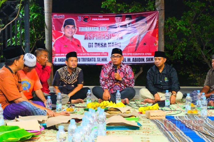 Andang dan Saiful Gelar Tasyakuran dan Beri Bantuan Biji Kedelai Andang dan Saiful Gelar Tasyakuran dan Beri Bantuan Biji Kedelai