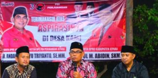 Andang dan Saiful Gelar Tasyakuran dan Beri Bantuan Biji Kedelai Andang dan Saiful Gelar Tasyakuran dan Beri Bantuan Biji Kedelai