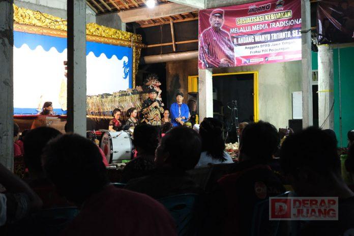 Andang Jadikan Wayang Kulit Sebagai Media Sosialisasi Kebijakan Andang Jadikan Wayang Kulit Sebagai Media Sosialisasi Kebijakan