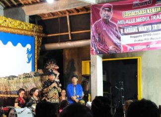 Andang Jadikan Wayang Kulit Sebagai Media Sosialisasi Kebijakan Andang Jadikan Wayang Kulit Sebagai Media Sosialisasi Kebijakan