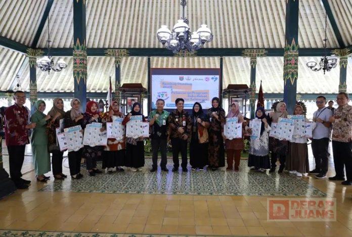 Afif-bersama-bidan-dan-dokter-anak- Afif-bersama-bidan-dan-dokter-anak-