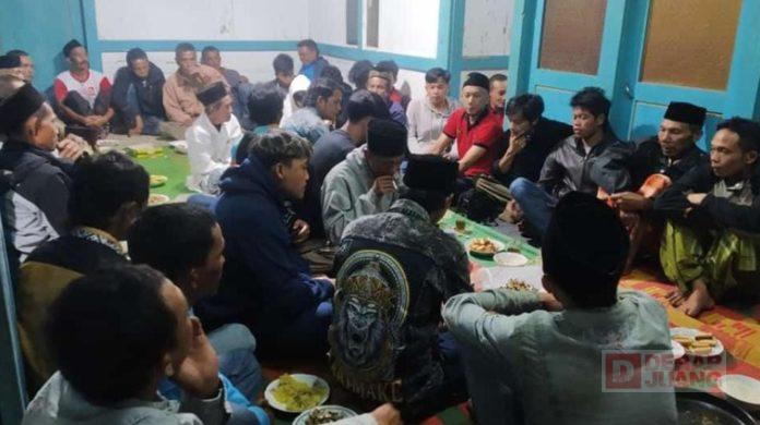 Billy menyerap aspirasi pemuda dan tokoh masyarakat Desa Wonokromo, Mojotengah Billy menyerap aspirasi pemuda dan tokoh masyarakat Desa Wonokromo, Mojotengah