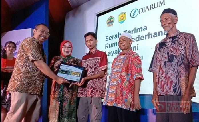 Bupati Grobogan Targetkan 80% RTLH Diperbaiki di 2024 Bupati Grobogan Targetkan 80% RTLH Diperbaiki di 2024