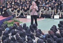Tiwi Beri Motivasi Siswa SMKN 1 Purbalingga, Wujudkan Indonesia Emas 2045 Bupati Tiwi Memberikan Motivasi Para Siswa SMKN 1 Purbalingga
