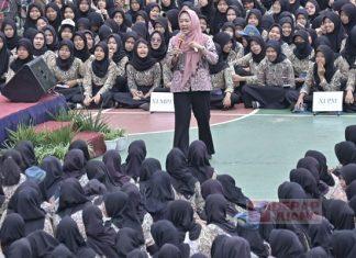 Tiwi Beri Motivasi Siswa SMKN 1 Purbalingga, Wujudkan Indonesia Emas 2045 Bupati Tiwi Memberikan Motivasi Para Siswa SMKN 1 Purbalingga