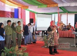 Bupati Yuni Beri Pemahaman Kesehatan Repoduksi Kepada Pelajar SMK