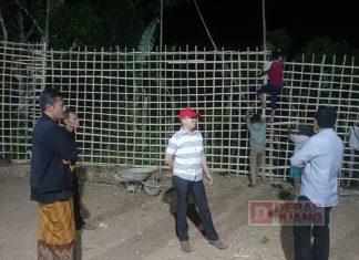 Dani Mursito Gotong Royong Bangun Lapangan Voli