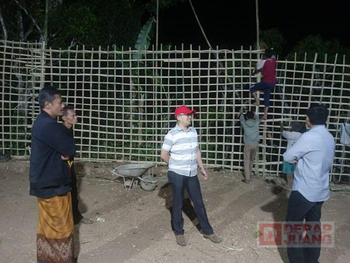 Dani Mursito Gotong Royong Bangun Lapangan Voli