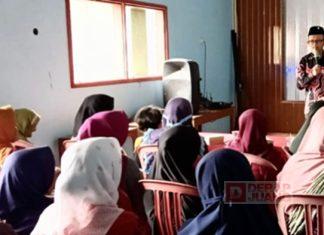 Dani Mursito Sosialisasi Bantuan di Dusun Genengharjo Dani Mursito Sosialisasi Bantuan Beras di Dusun Genengharjo