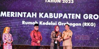 Bupati Grobogan Raih Penghargaan Top 5 Anugerah Pelayanan Publik Dari Menpan-RB Bupati Grobogan Raih Penghargaan Top 5 Anugerah Pelayanan Publik Dari Menpan-RB