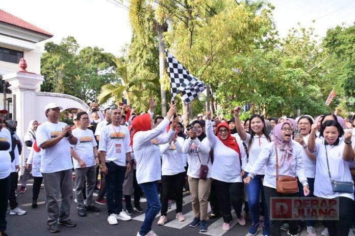 HUT PGRI ke-78, Bupati Grobogan Ikuti Jalan Sehat Bersama Ribuan Guru HUT PGRI ke-78, Bupati Grobogan Ikuti Jalan Sehat Bersama Ribuan Guru