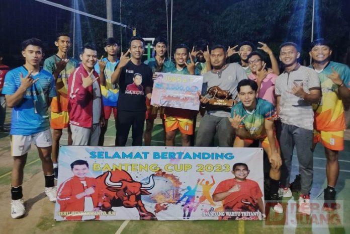 Heru Bersama Andang Gelar Turnamen Voli Banteng Cup Heru Bersama Andang Gelar Turnamen Voli Banteng Cup