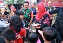 Ada Makna Tersirat, dibalik Kebiasaan Mbak Ita Bagikan Alat Tulis pada Anak-anak