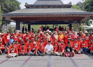 Ingatkan Arti Jasmerah, Eko Pujianto Ajak Kader PAC Tawangmangu Ziarah Makam Bung Karno