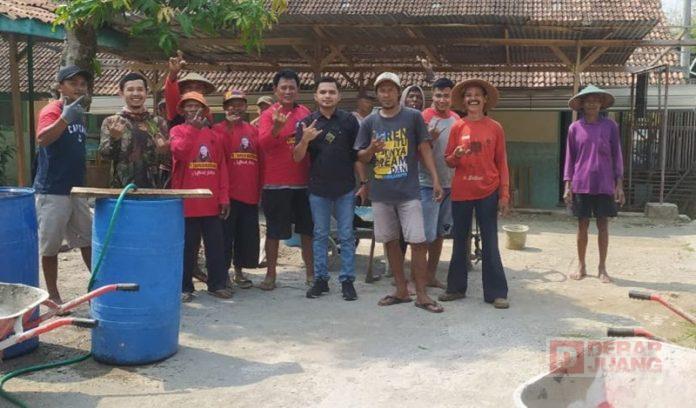 Mas Yudhi Terjun Gotong Royong di Desa Salaman Mas Yudhi Terjun Gotong Royong di Desa Salaman