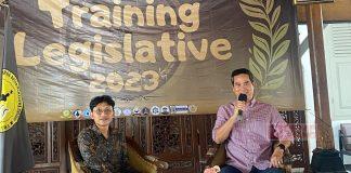 Narasumberi Training Legislative, Adisatrya: Tumbuhkan Integritas Mahasiswa dalam Berdemokrasi Adisatrya