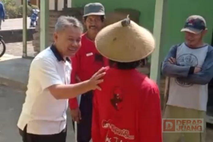 Rusdiana Perkuat Akar Rumput, Lewat Pengecoran Dak Masjid Rusdiana Perkuat Akar Rumput, Lewat Pengecoran Dak Masjid