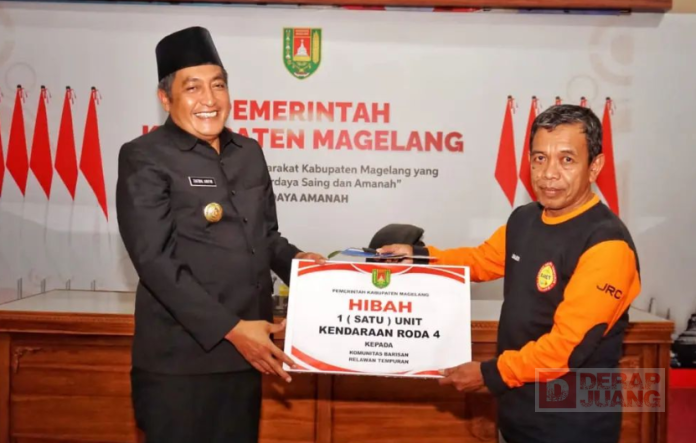 Bupati Magelang Serahkan Hibah Kendaraan Roda Empat Pada Relawan Bupati Magelang