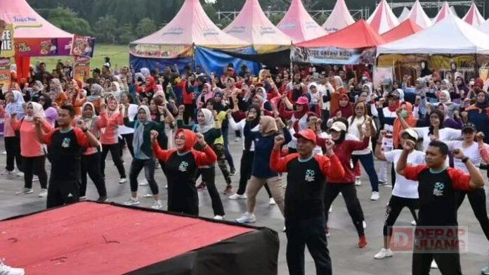 Bupati Grobogan Ikuti Senam Peringatan Hari Kesehatan Nasional Bupati Grobogan Ikuti Senam Peringatan Hari Kesehatan Nasional