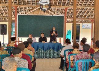 Sri Rejeki Pantau Pembagian Insentif RT/RW Sri Rejeki Pantau Pembagian Insentif RT/RW