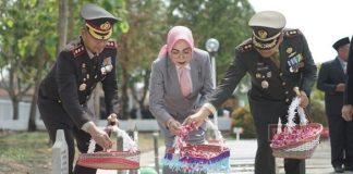 Beri Penghormatan Kepada Pahlawan, Bupati Grobogan Lakukan Tabur Bunga Beri Penghormatan Kepada Pahlawan, Bupati Grobogan Lakukan Tabur Bunga