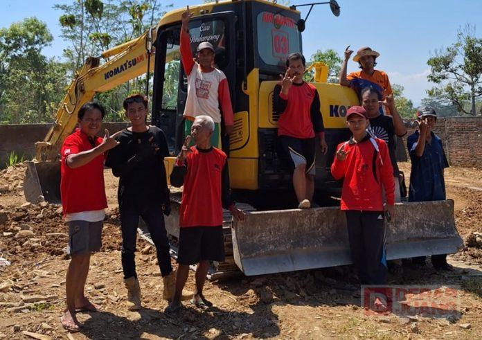 Suprapto Inisiasi Pembuatan Lapangan Voli Suprapto Inisiasi Pembuatan Lapangan Voli