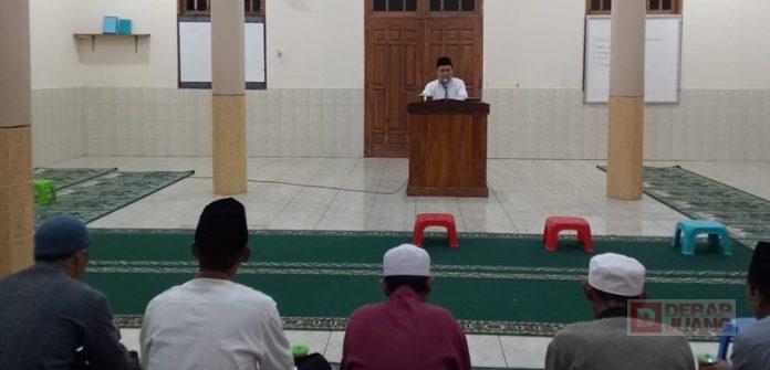 Sutoyo Ngaji bareng Takmir Masjid Kerjo Kidul Sutoyo Ngaji bareng Takmir Masjid Kerjo Kidul