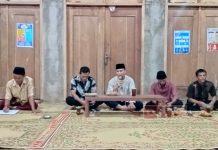 Sutoyo Sarasehan dengan Warga Desa Jatimarto Sutoyo Sarasehan dengan Warga Desa Jatimarto