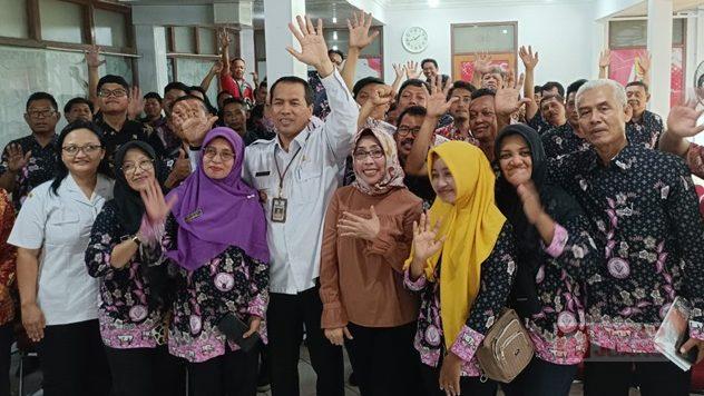 Titik Sugiyarti Dampingi Bupati Wonogiri Sarasehan Titik Sugiyarti Dampingi Bupati Wonogiri Sarasehan