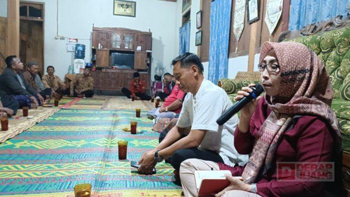 Titik Sugiyarti Hadiri Sarasehan Pembangunan JUT Titik Sugiyarti Hadiri Sarasehan Pembangunan JUT