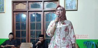 Titik Sugiyarti Sosialisasi Program di Dusun Pudak Titik Sugiyarti Sosialisasi Program di Dusun Pudak