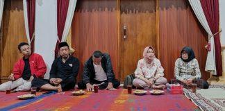 Titik Sugiyarti Hadiri Pertemuan Karang Taruna Tengklik Titik Sugiyarti Hadiri Pertemuan Karang Taruna Tengklik