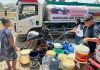 Sahabat Milenial Ganjar Tegal Beri Bantuan Air Bersih Rosmalia Yuniar membagikan bantuan air bersih.