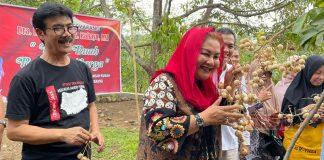 Mbak Ita Dorong Masyarakat Mulai Tanam Tanaman Yang Menghasilkan Mbak Ita Dorong Masyarakat Mulai Tanam Tanaman Yang Menghasilkan