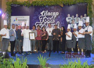 Cilacap Rekor Mendoan Terpanjang, Taufik: Promosikan Daerah Cilacap Pecah Rekor Mendoan Terpanjang, Taufik: Promosikan Daerah