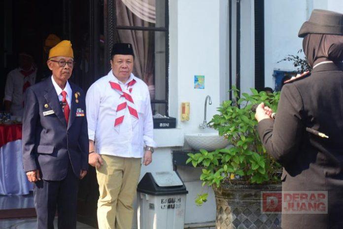 Peringati Hari Pahlawan, Ketua DPRD Emban Tugas Sebagai Ajudan Inspektur Upacara Peringati Hari Pahlawan, Ketua DPRD Emban Tugas Sebagai Ajudan Inspektur Upacara