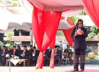 Etik Suryani Bacakan Amanat Mensos di Upacara Hari Pahlawan 2023 Etik Suryani Bacakan Amanat Mensos di Upacara Hari Pahlawan 2023