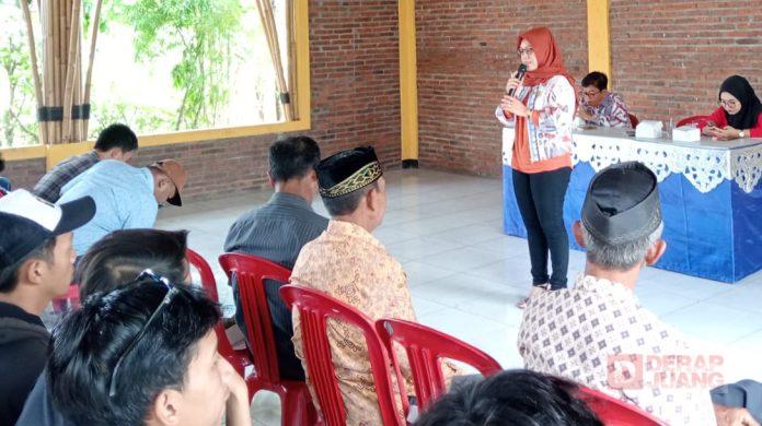 Tri Wahyuningsih Perkuat Demokrasi Desa Mertoyudan Melalui Sosialisasi Tri Wahyuningsih