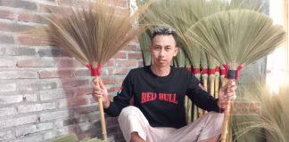 Pemuda PDI Perjuangan dari Magelang, Ciptakan Inovasi Sapu Ijuk Berbahan Rayung S Budi Hartono