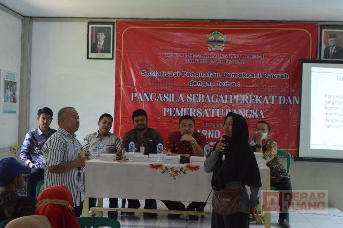 Sarno dan Taufik Ajak Pemuda Gunung Simping Berpedoman Pada Pancasila Sarno dan Taufik Ajak Pemuda Gunung Simping Berpedoman Pada Pancasila