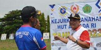 Taufik Apresiasi Para Atlet Muda Peserta Kejurkab Panahan HUT Armada Taufik Apresiasi Para Atlet Muda Peserta Kejurkab Panahan HUT Armada