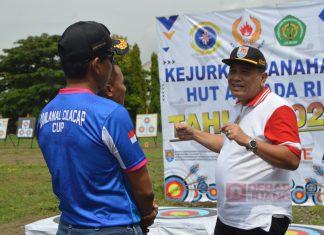 Taufik Apresiasi Para Atlet Muda Peserta Kejurkab Panahan HUT Armada