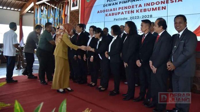Wakil bupati Rista Hadiri Pelantikan DPC Asosiasi Pendeta Indonesia Kebumen Wakil bupati Rista Hadiri Pelantikan DPC